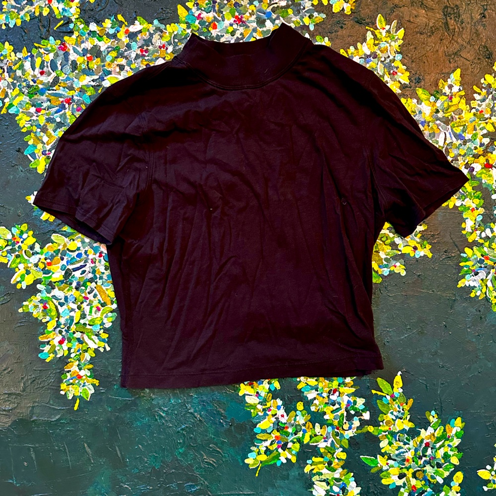 LULULEMON baby tee NWOT